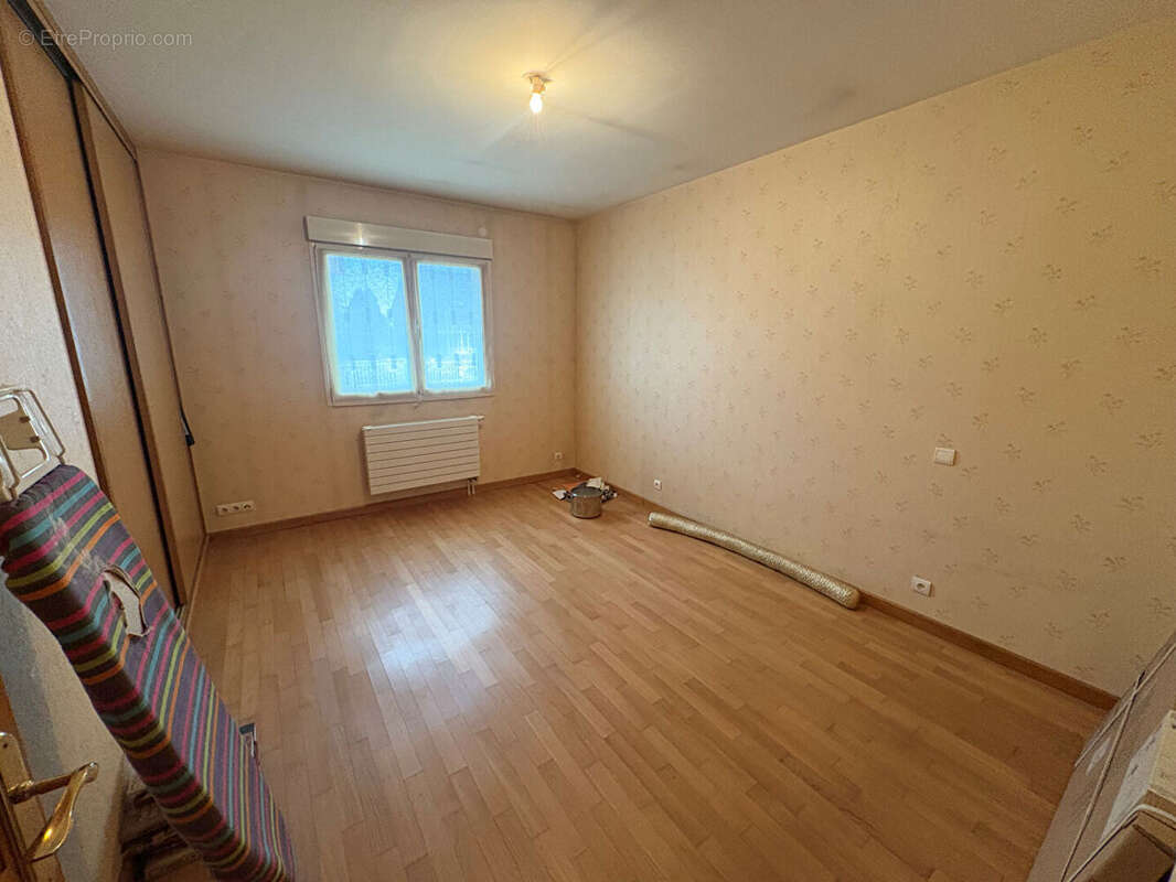 Maison à MOY-DE-L'AISNE