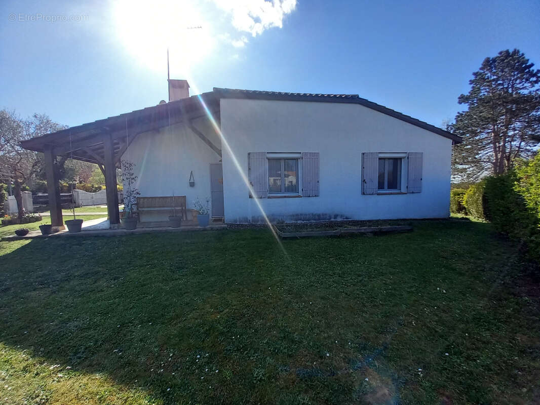 Maison à FUMEL