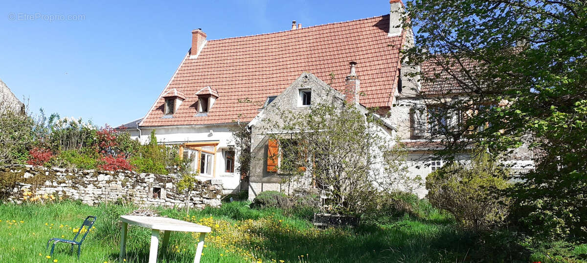Maison à SAINT-REVERIEN