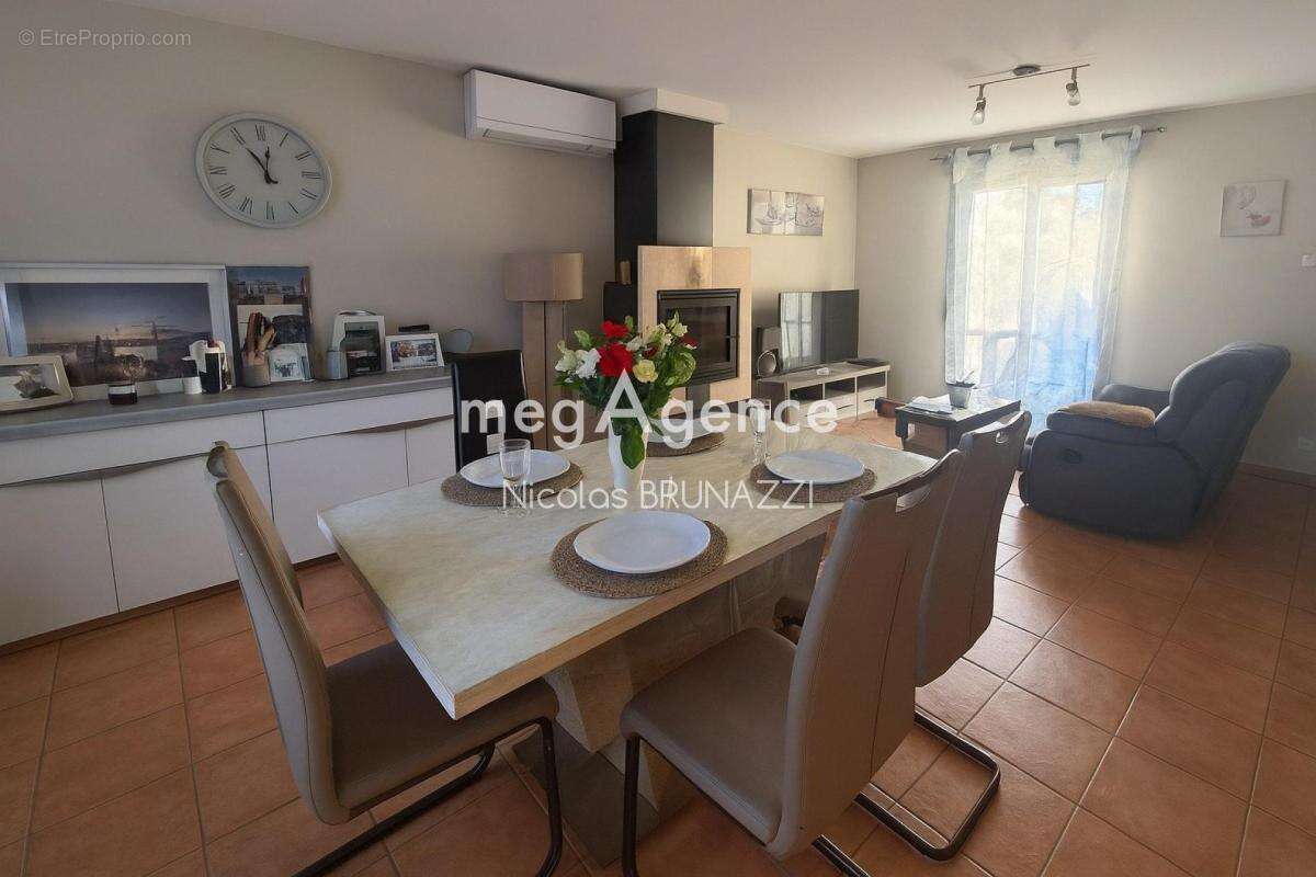 Maison à NEUVILLE-SUR-TOUQUES