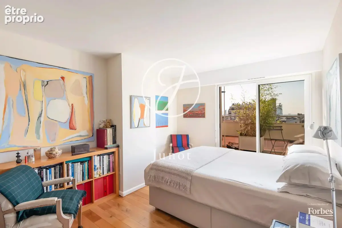 Paris 18e - LAMARCK CAULAINCOURT - Appartement à vendre - 34.21m² loi Carrez - Terrasse - Jardin - Piscine. - photo 11