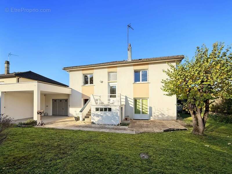 Maison à CHATELLERAULT