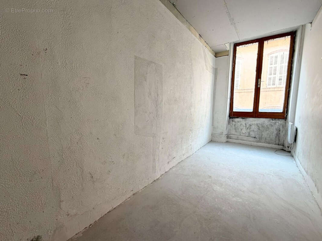 Appartement à MARSEILLE-1E