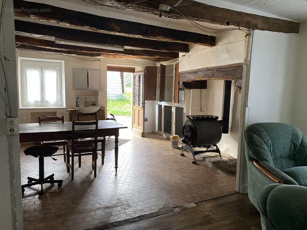 Maison à EYMOUTIERS