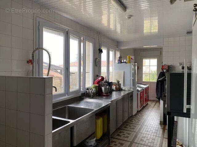 350 m² à Avrille  - photo 7