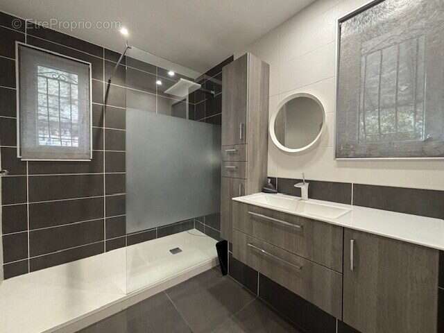 Maison à SAINT-GENEST-LERPT