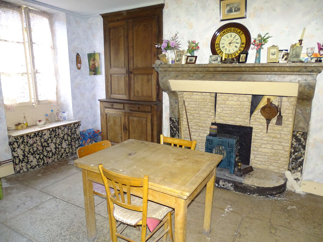 Maison à LES RICEYS