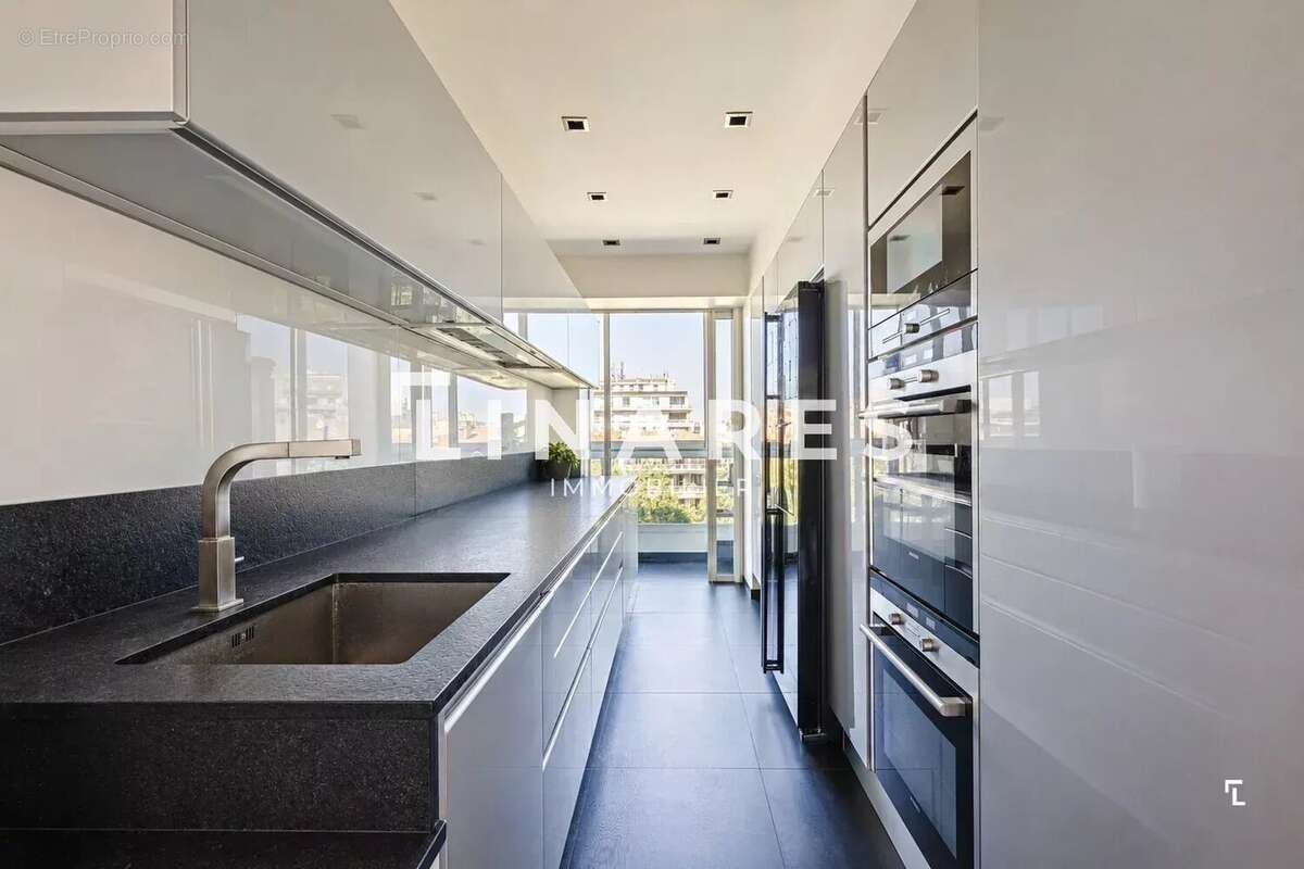 PERRIER HORIZON - Appartement T4 de 126m2 - Balcons - Loggia - Cave - 13008 - photo 6