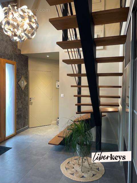 Maison à MONTREUIL-JUIGNE