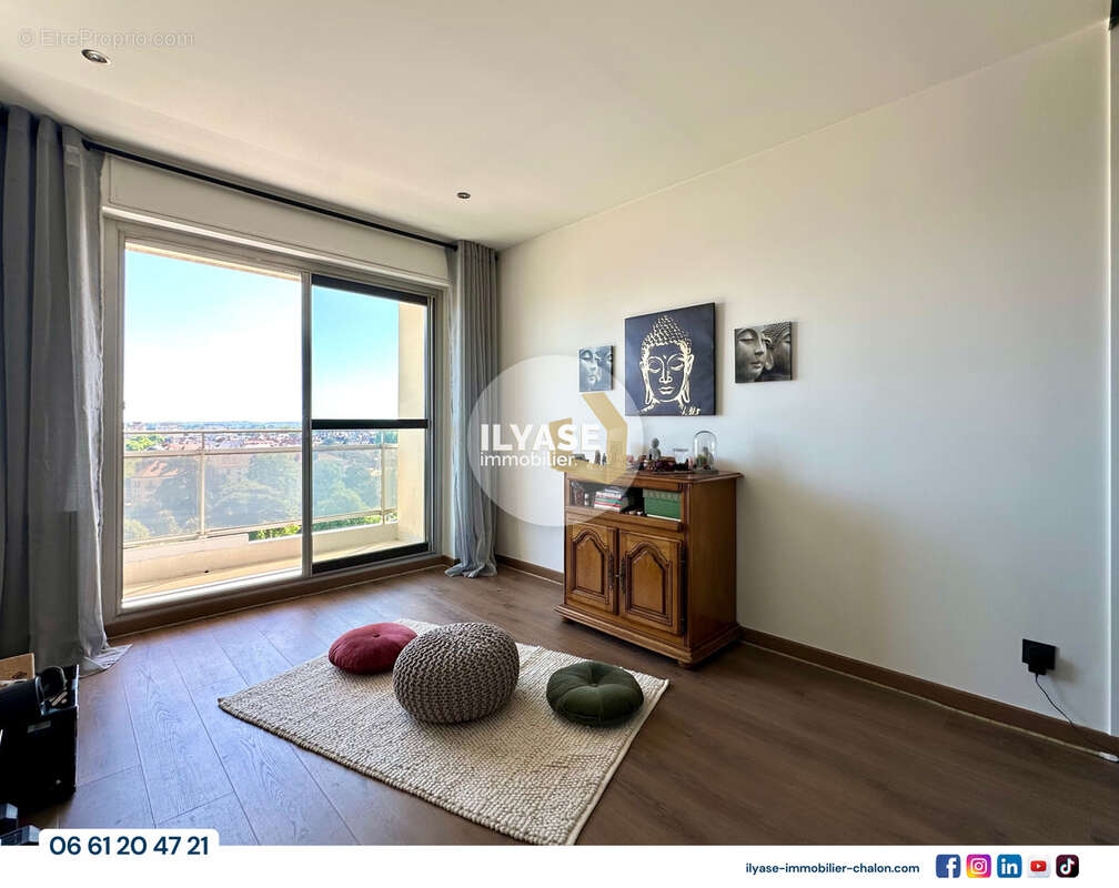 Appartement T4 avec vue unique  Centre-ville Chalon-sur-Saône  Spa  Balcon - photo 18