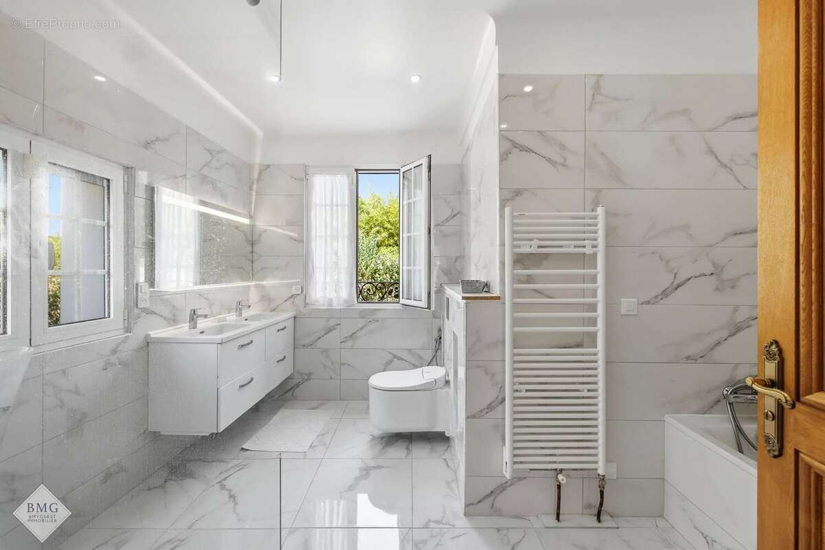 EXCLUSIVITÉ – LE PLESSIS-TRÉVISE (94420) Villa familiale de 290 m² en résidence recherchée - photo 20