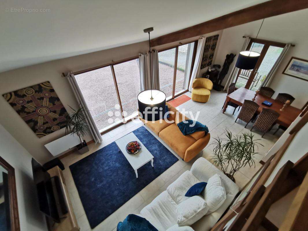 Maison à SAINT-SEVER-CALVADOS