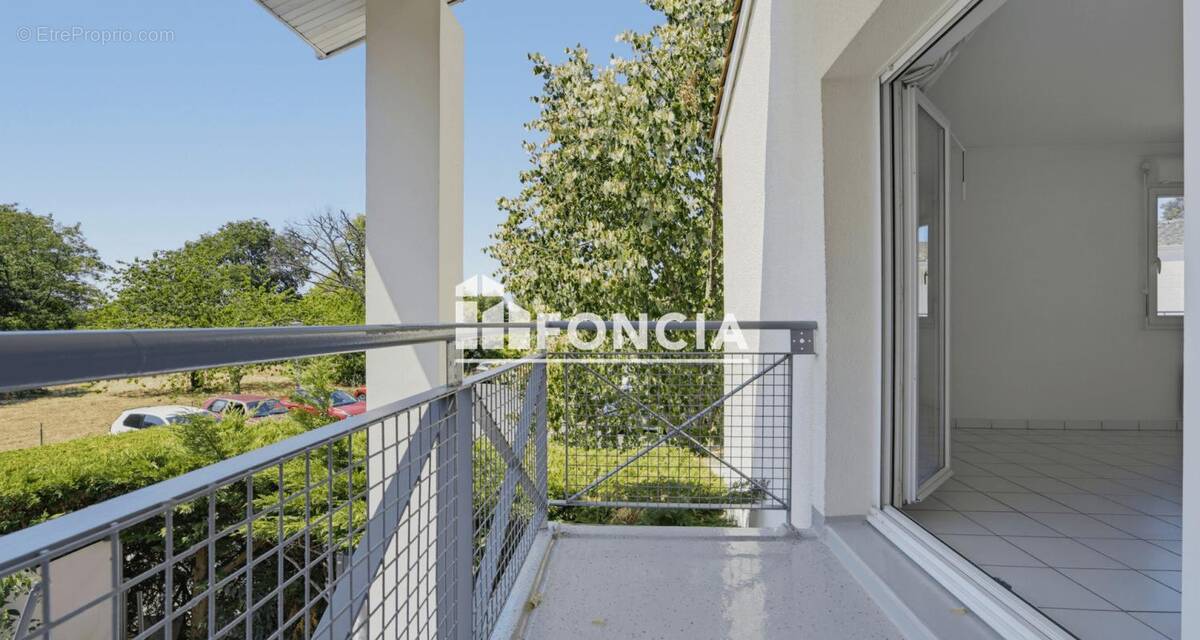 Appartement à CADAUJAC