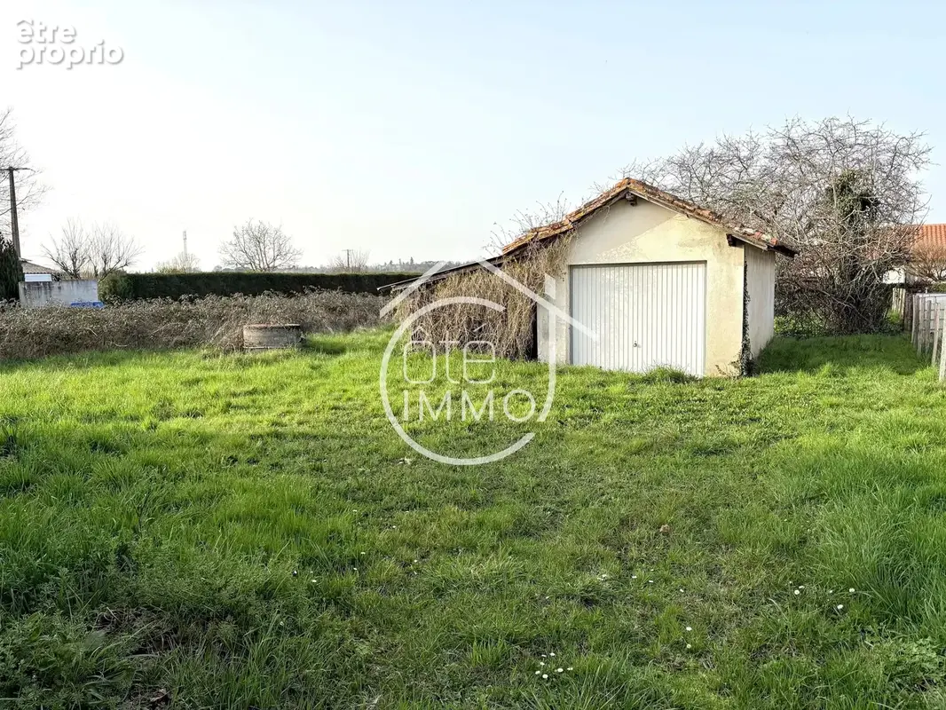 PRIGONRIEUX : Maison 3 pièces de 60m² avec dépendance et jardin - photo 8