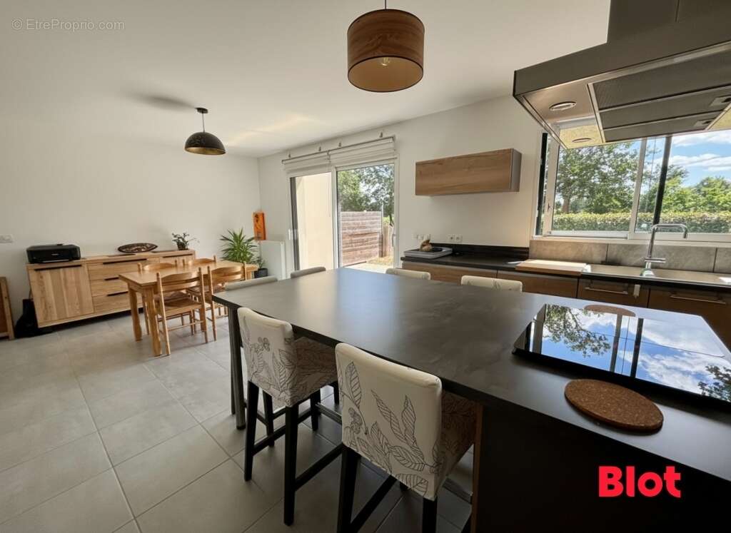 Maison 93 m² à Noyal-Chatillon-Sur-Seiche  - photo 2