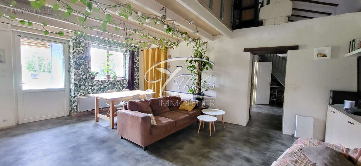 Maison 108 m² à La Lande-De-Fronsac  - photo 2