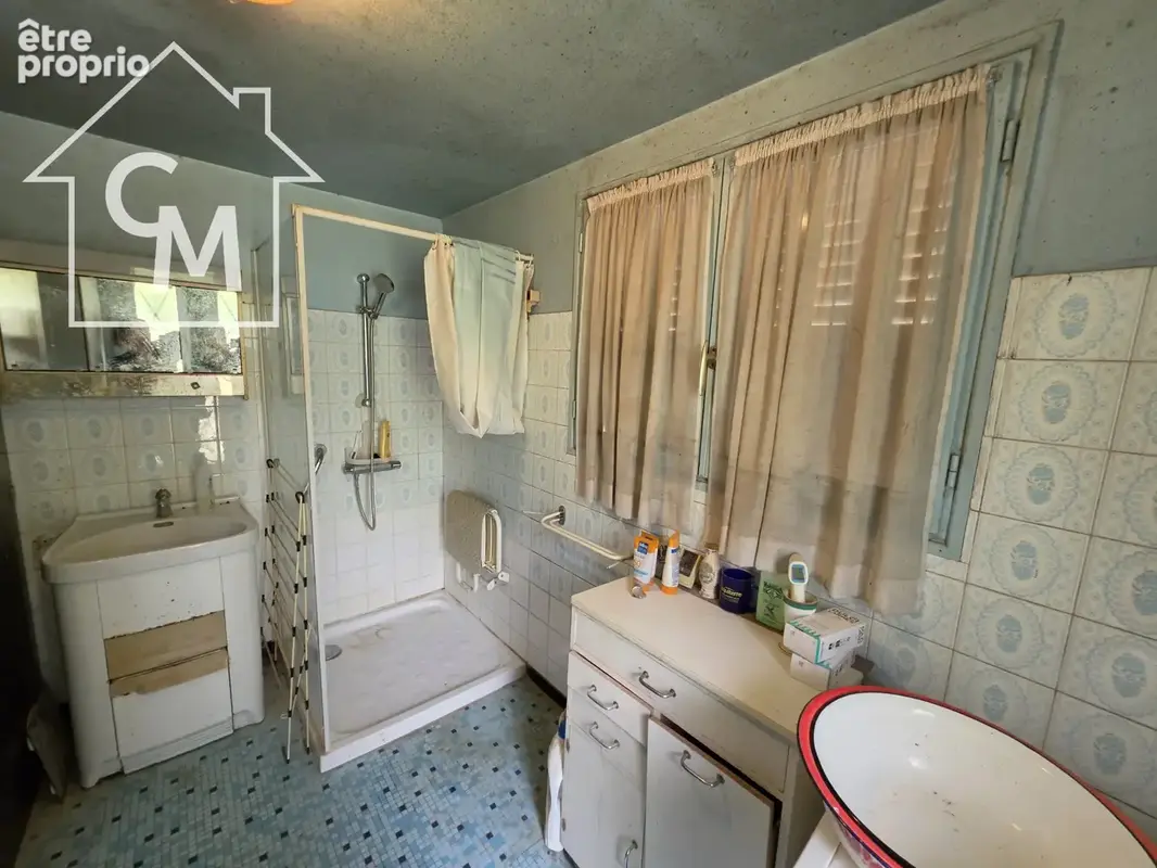 Maison à rénover avec dépendances Terrain de 4 172 m2 - photo 9