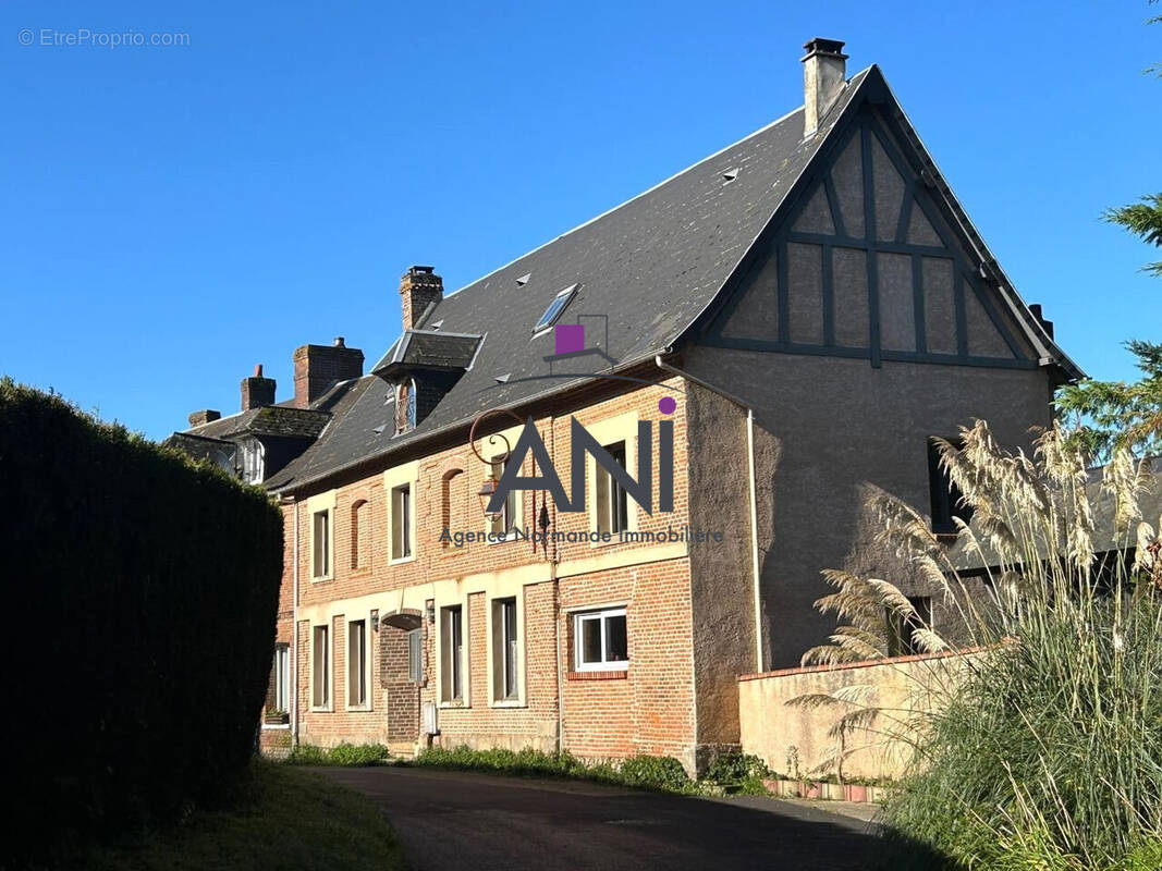 Maison à VARNEVILLE-BRETTEVILLE