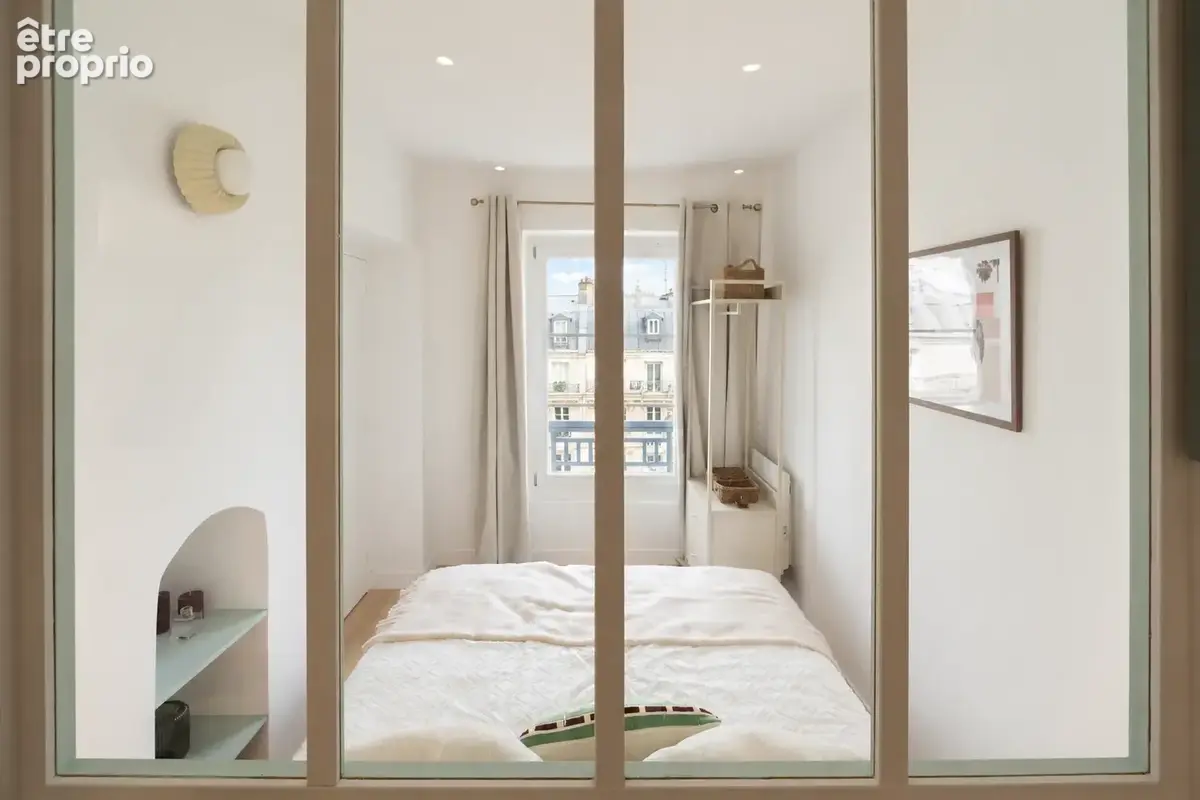 Appartement d’exception   Dernier étage avec ascenseur et vue sur Eglise de Saint-Ambroise- Photos réelles du - photo 9