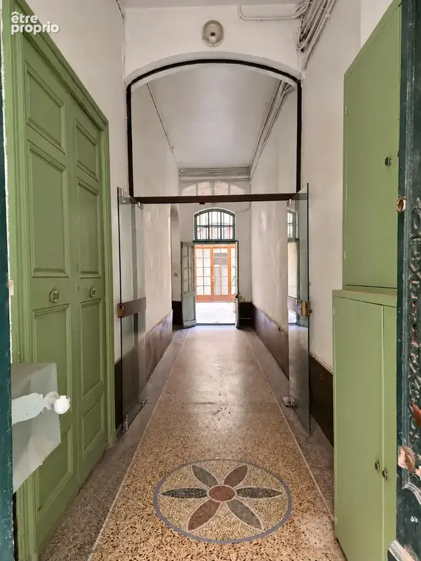 À vendre à Arles   Maison bourgeoise du XVIIe siècle de 315 m2 en centre historique - photo 11