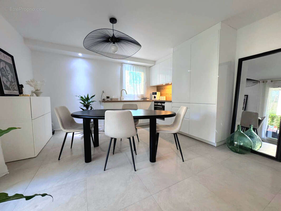 Appartement à MARSEILLE-9E