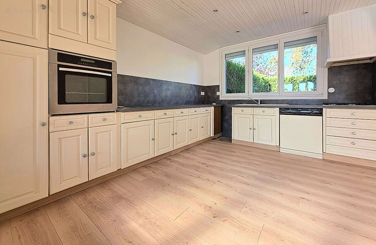 Maison à SAINT-BARTHELEMY-D&#039;ANJOU