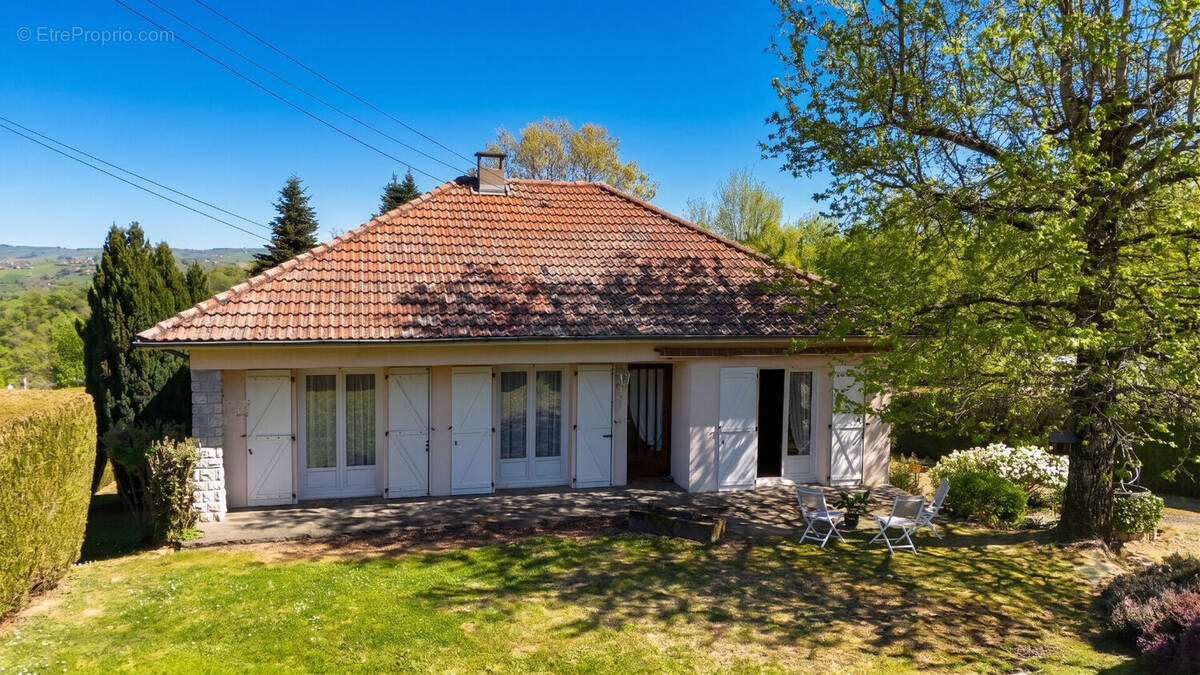Maison à FLAGNAC