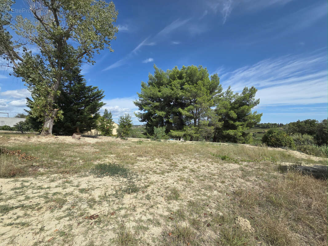 Terrain à PAILHES