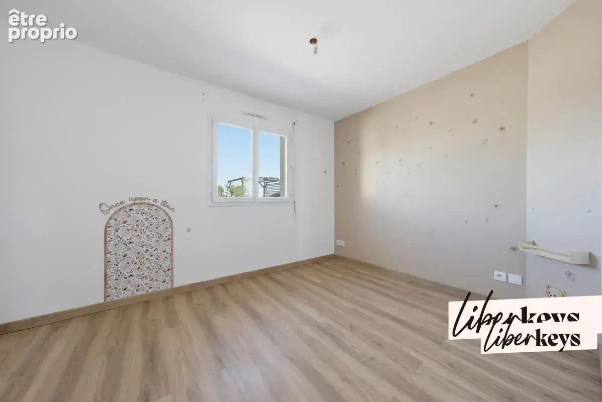  ANGLADE (33390) — Maison T6 (155 m²) avec piscine, boulodrome & cuisine d'été sur terrain clos de 1 400 m² - photo 14