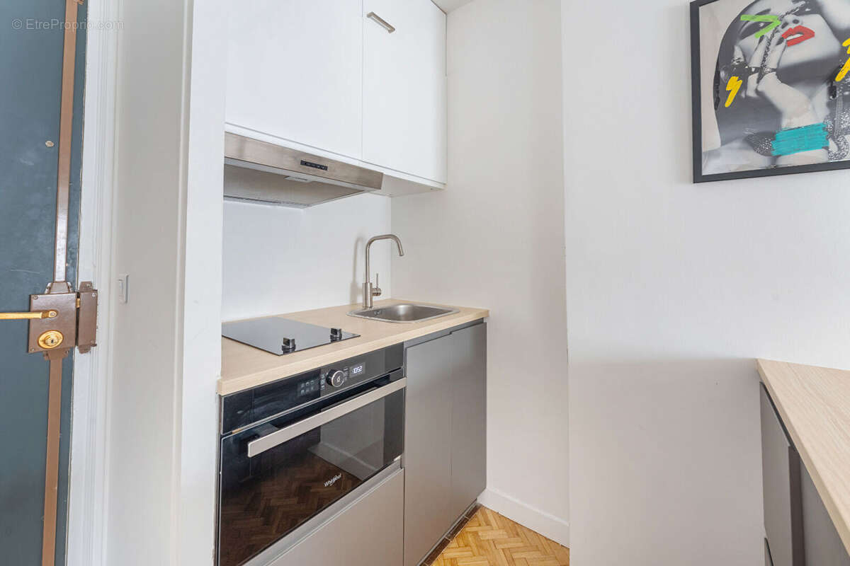 Appartement à PARIS-8E
