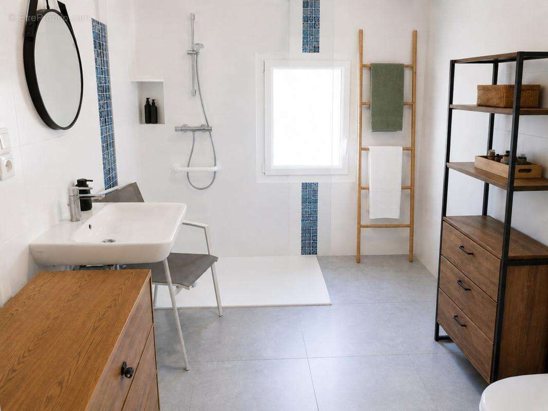 Propriété en pierre 208 m² dont 45 m² de véranda + grange 180 m² – Accessible PMR – 7000 m² – 20 min de Vannes! - photo 11