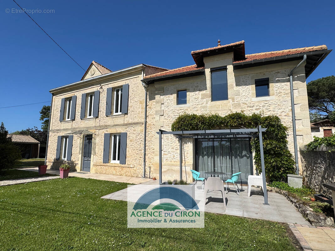 Maison à PUJOLS-SUR-CIRON