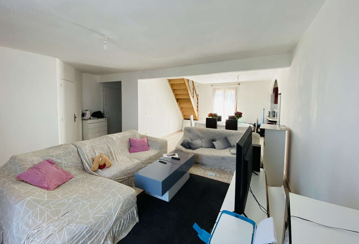 Maison à VILLENEUVE-LA-GUYARD