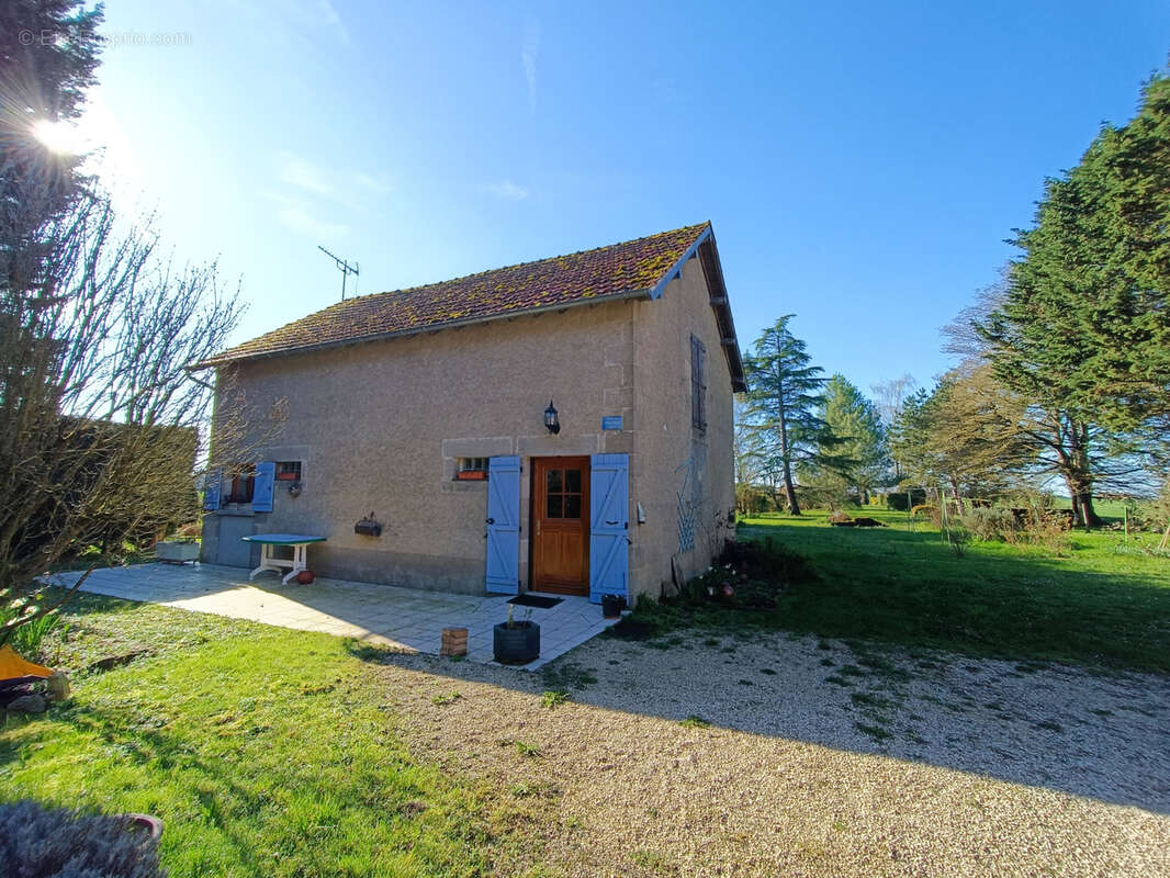 Maison à COUY