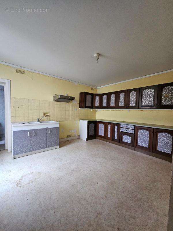 Appartement à MAROLLES-LES-BRAULTS