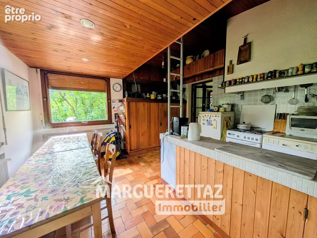 Maison de 115m² avec dépendances et garages - 2400m² terrain - St Jeoire - photo 9