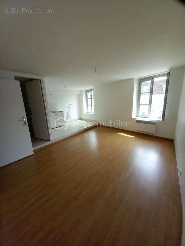 Appartement à LA FERTE-VIDAME