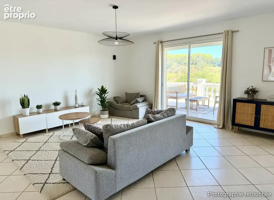 Saint-Gilles, villa dans un ensemble immobilier, T5 de plain pied lumineux avec jardin et terrasse - photo 5