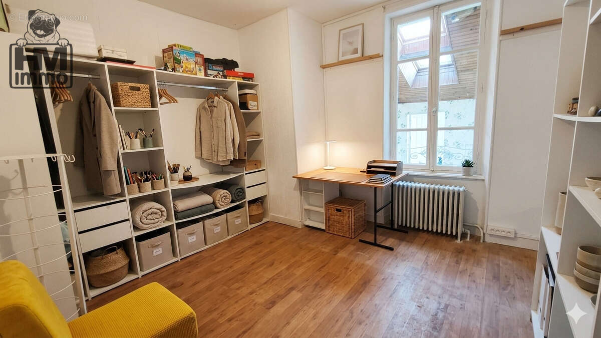 Maison à MAGNAC-BOURG