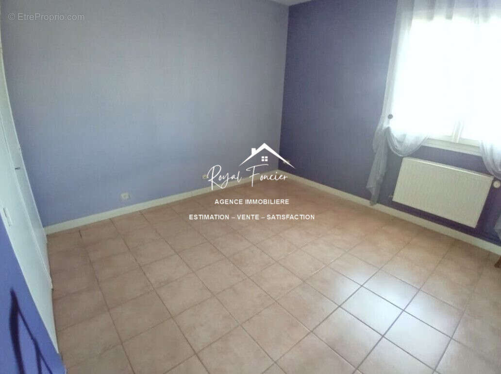 Chambre 3 - Maison à DANGE-SAINT-ROMAIN