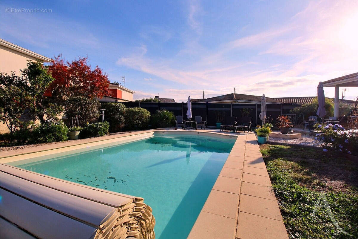 Maison à VILLENAVE-D&#039;ORNON