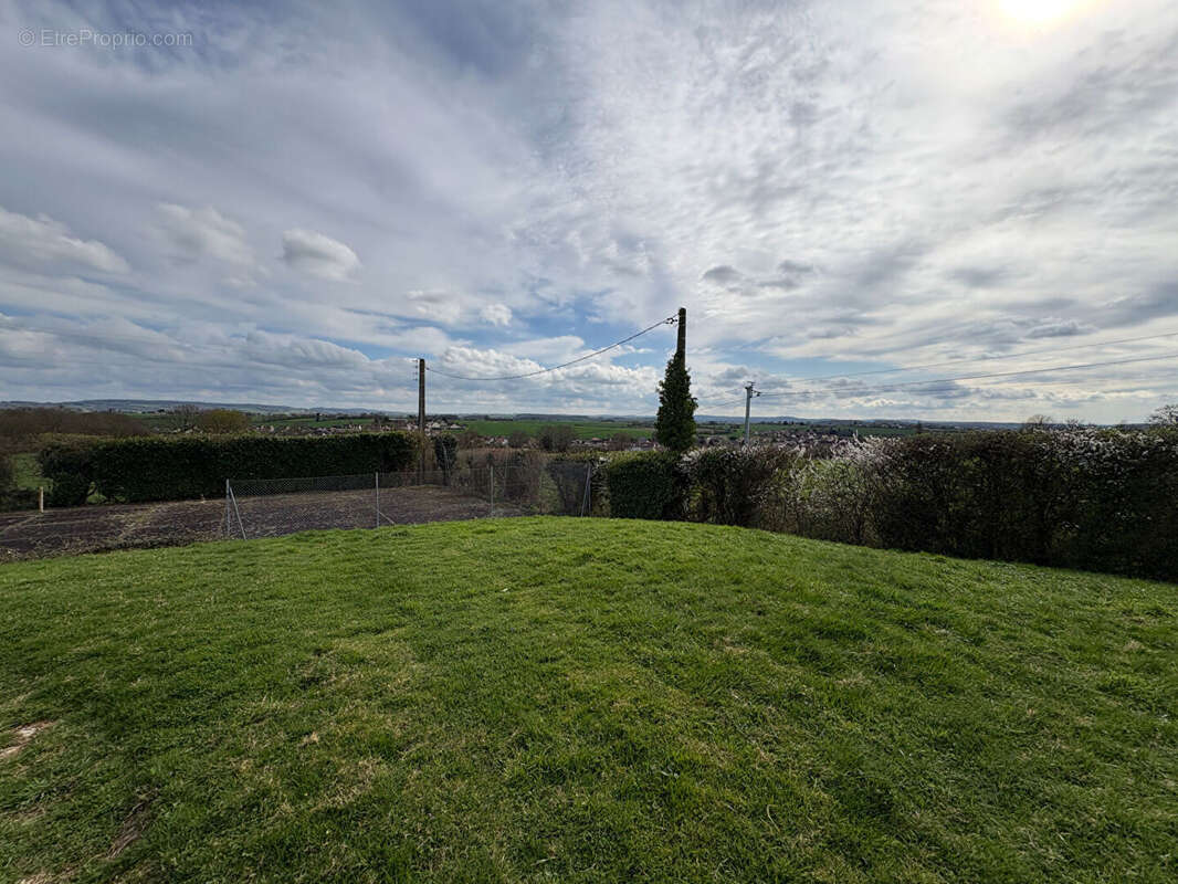 Maison à CHERRE