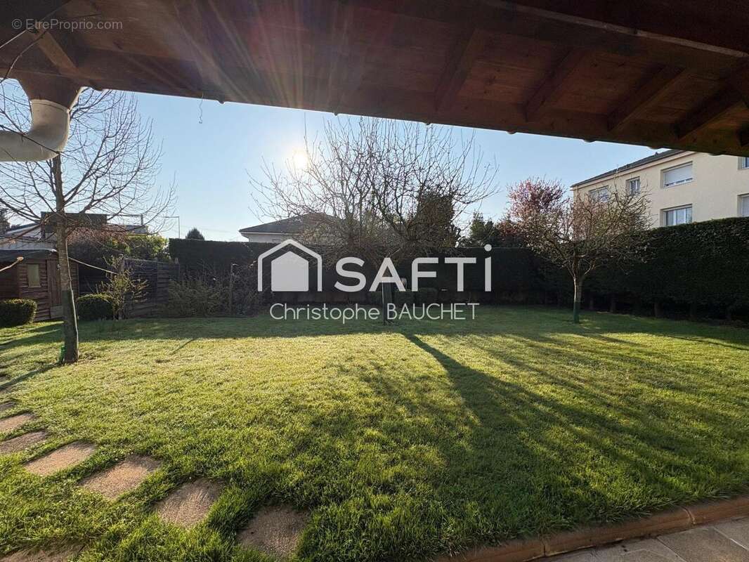 Maison 168 m² à Bourg-En-Bresse  - photo 4