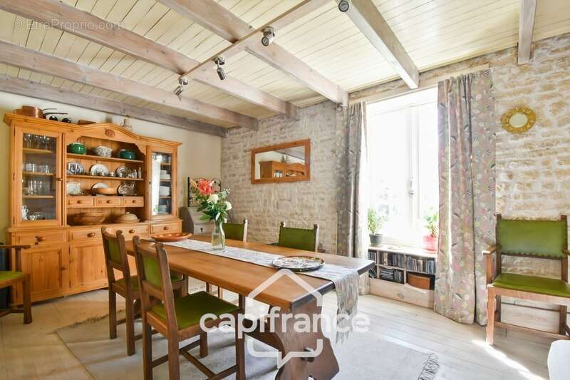 Maison à vendre 6 pièces VARAIZE (17) CHARENTAISE de 136m² avec jardin et garage - photo 7