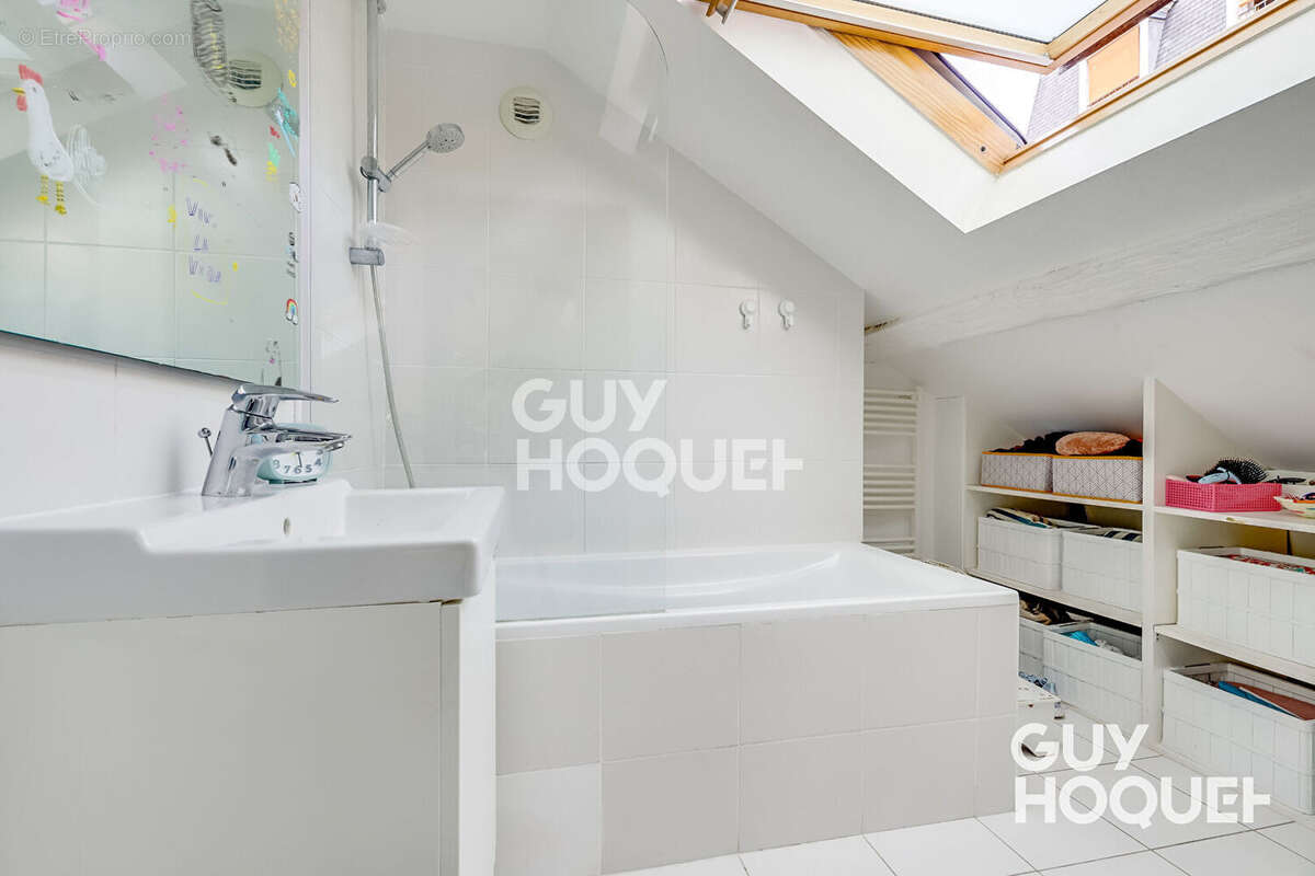Appartement à PARIS-19E