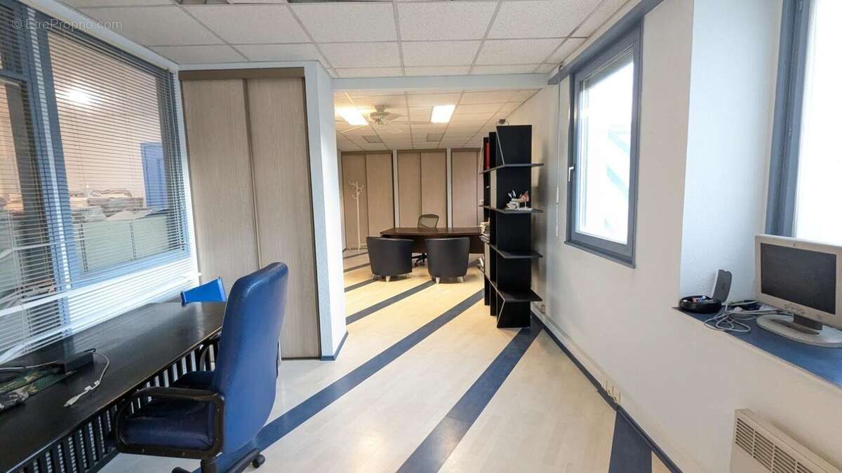 Local professionnel (ou appartement) 113m2 hyper centre Colmar - photo 4