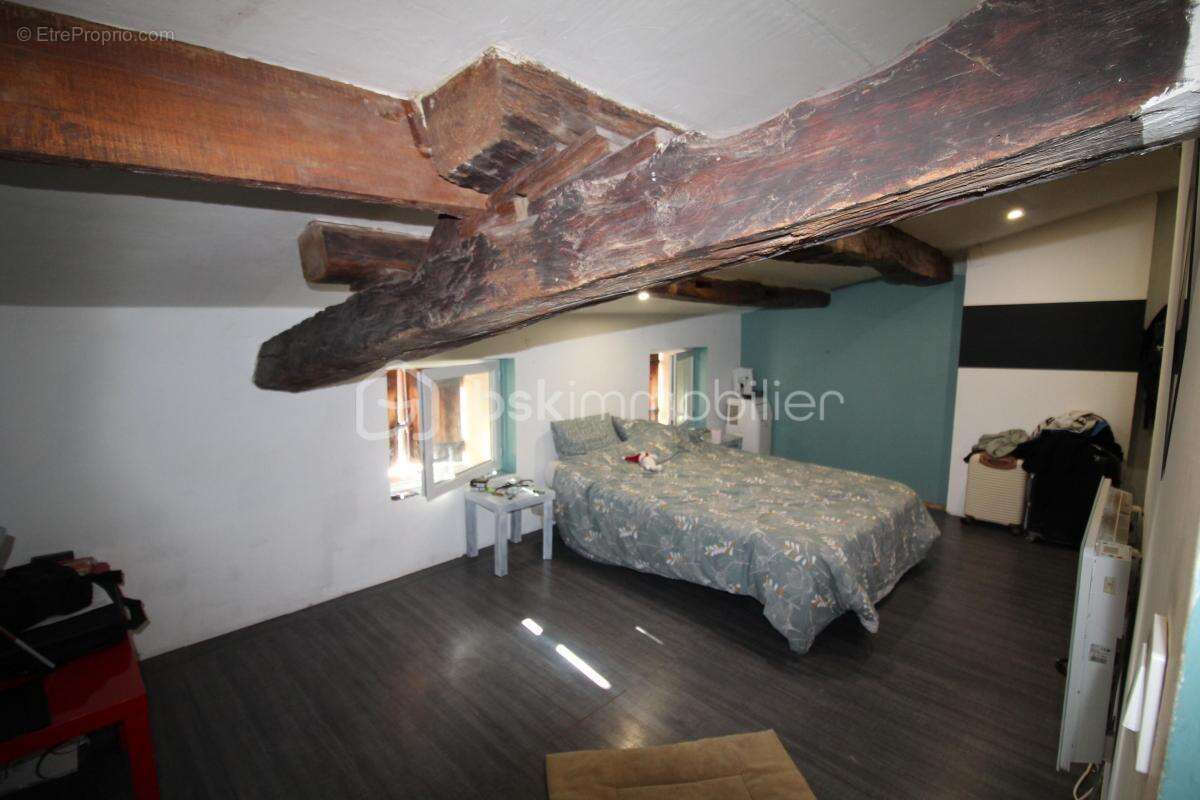 Maison à MOULIETS-ET-VILLEMARTIN