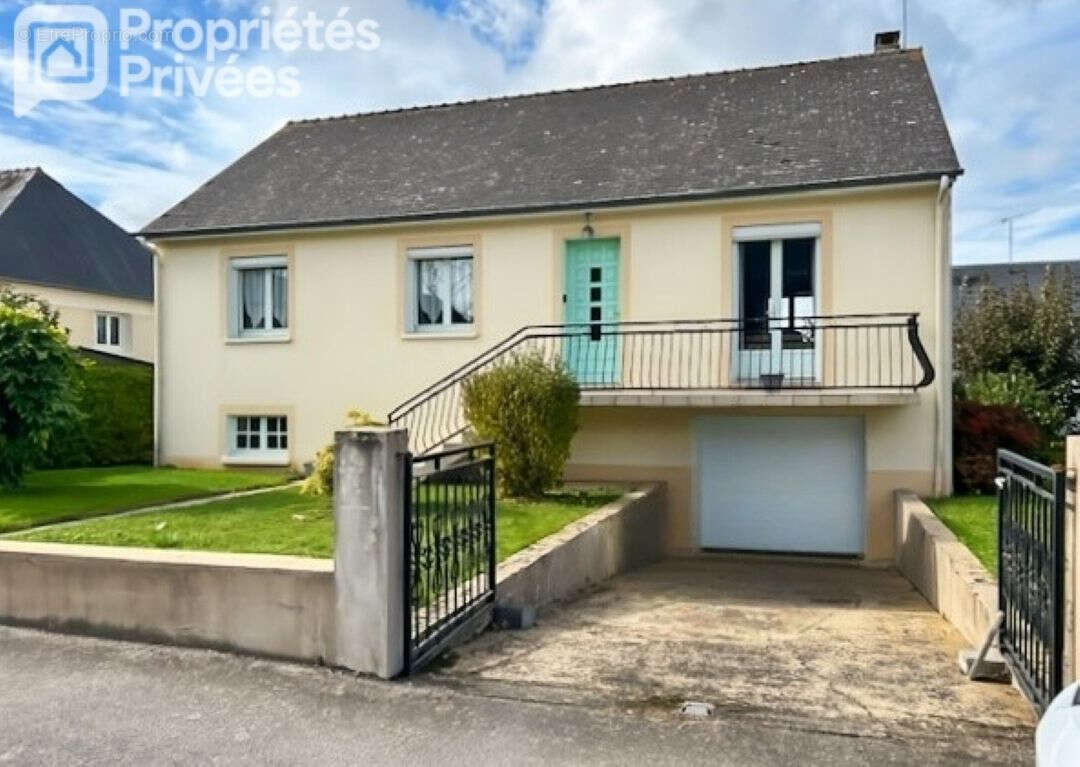 Maison à COSSE-LE-VIVIEN
