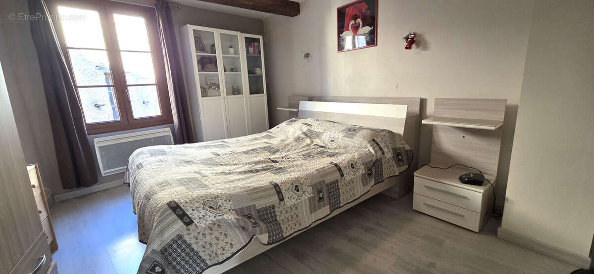 Appartement à COTIGNAC