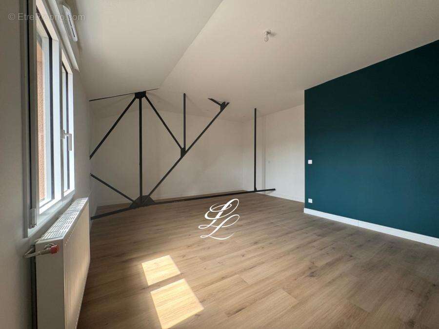 Appartement 217 m² à Le Mans  - photo 4
